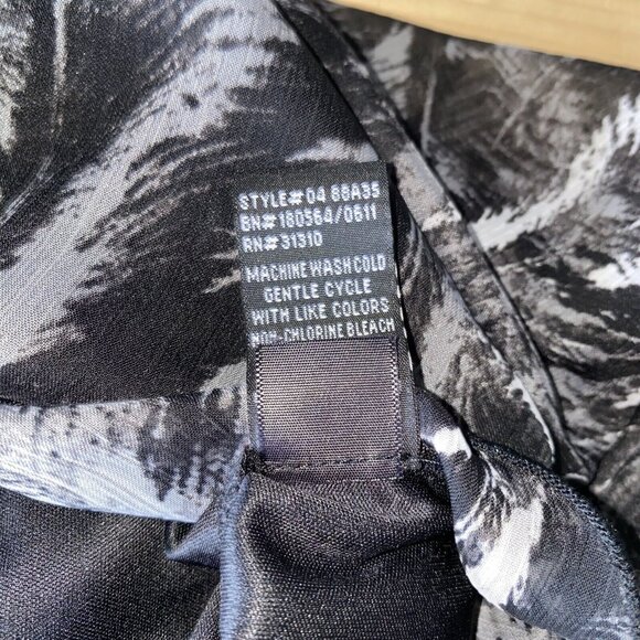 AGB Blouse Women’s Small Black Sleeveless Ruffled Lined Ladies - Picture 8 of 8